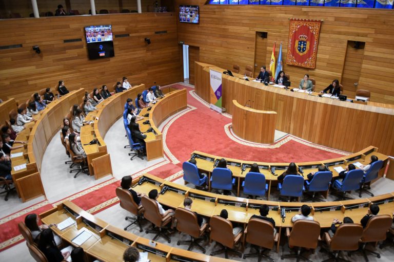 La Cámara pide al Gobierno diálogo con sindicatos médicos e información sobre viviendas entregadas en Galicia