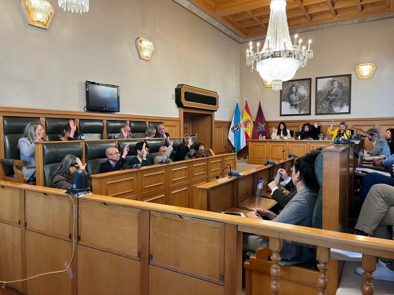 AV.- Aprobados finalmente los presupuestos de Santiago tras desestimarse las alegaciones con el ‘sí’ de las no adscritas