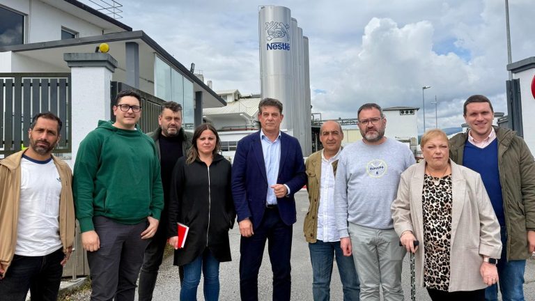 Besteiro pide una negociación que preserve empleo y actividad en la planta de Nestle en Pontecesures (Pontevedra)