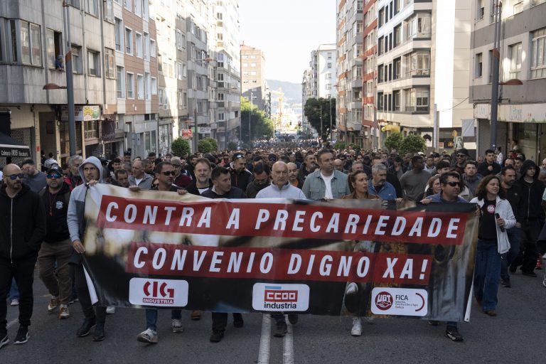 Más de mil trabajadores del Metal se echan a la calle en Vigo para reclamar un convenio provincial digno
