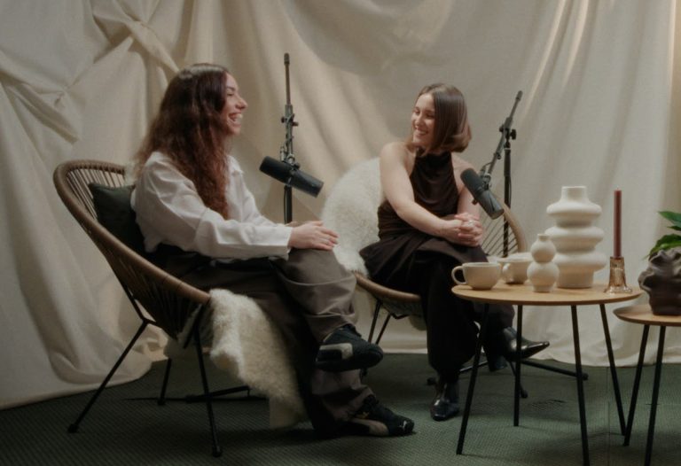 La RAG estrena de la mano de Fillas de Cassandra ‘Colchas de voces’, un videopodcast por el Día das Letras Galegas