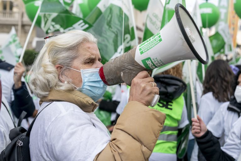 SATSE afea a los partidos que obstaculicen la tramitación de la ley de ratios enfermeras