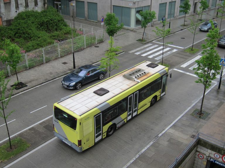 El transporte urbano por autobús sube un 6,6% en Galicia en marzo