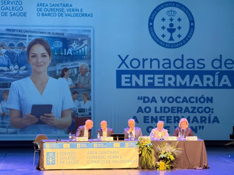 Caamaño eleva la enfermería en Galicia como «referente» en «cuidado integral y asistencial» y en «humanización»