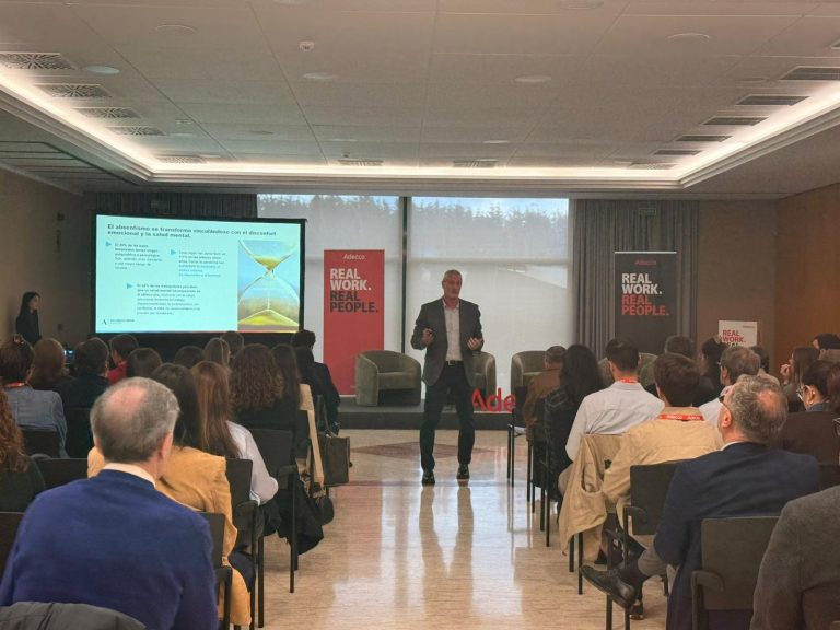 Mutuas piden volver a permitir el despido por reiteración de bajas en una jornada sobre absentismo con la CEG y Adecco