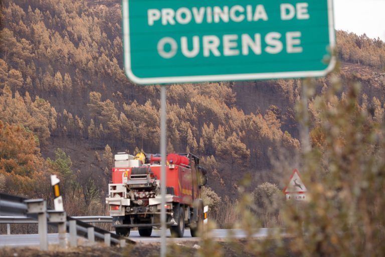 La Xunta no aclara quién encargó la roza del segundo mayor fuego en la historia de Galicia y BNG urge dimisiones
