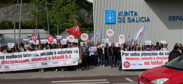 Personal de sectores de discapacidad y menores se movilizan en A Coruña en demanda de mejoras laborales