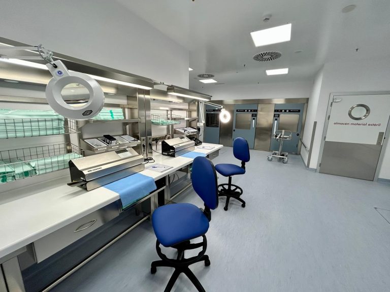 Rueda reivindica el Hospital do Salnés como ejemplo del éxito del modelo comarcal en centros hospitalarios