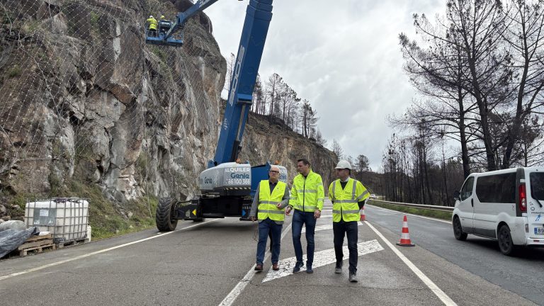 Eladio Santos destaca la inversión del Gobierno para la reparación de carreteras afectadas por los incendios en Ourense