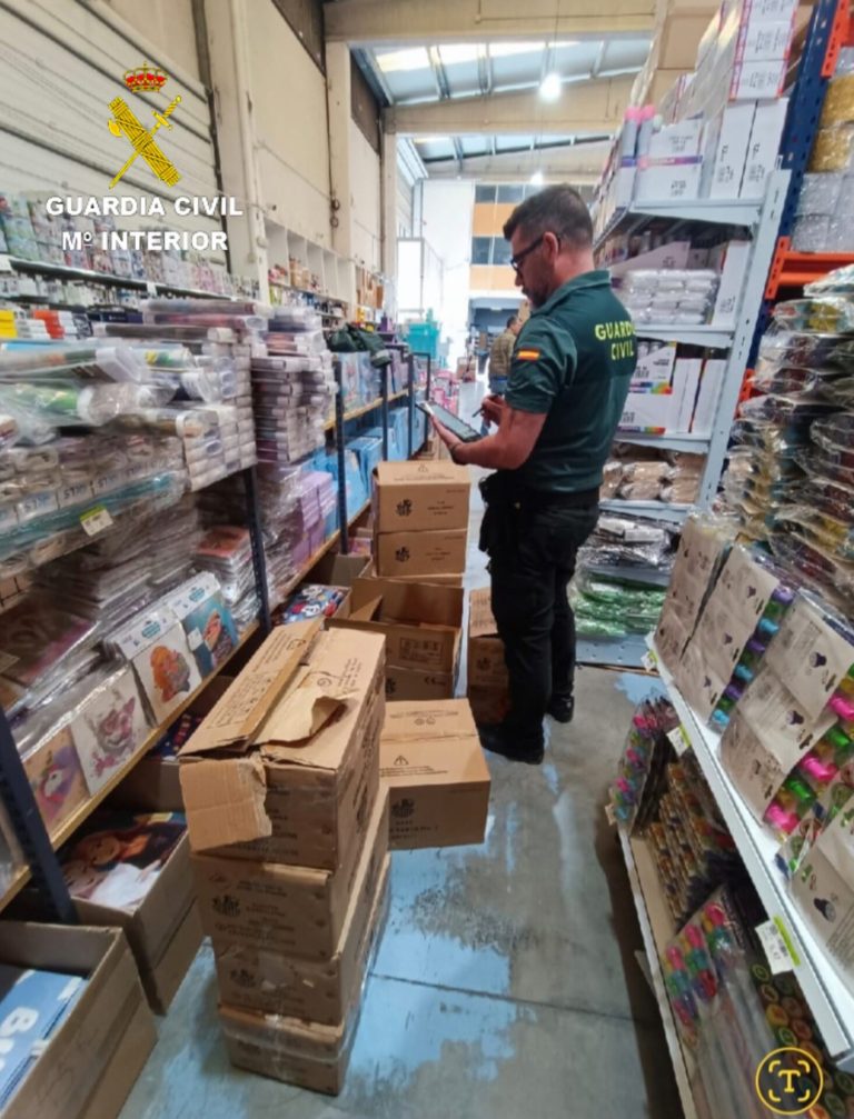 Denunciados dos establecimientos en Pontevedra y Mos por venta de pirotecnia sin autorización ni medidas de seguridad
