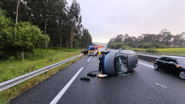 Sucesos.- (AM) Dos personas resultan heridas tras una colisión en la AG-41 a su paso por Sanxenxo (Pontevedra)