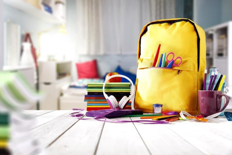 Abre el plazo para solicitar las ayudas de la Xunta para adquirir libros de texto y material escolar