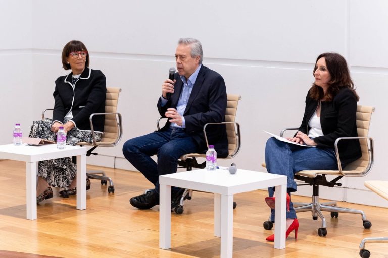 Gómez Caamaño reivindica el papel de la enfermería, «motor esencial» en la transformación del modelo sanitario actual
