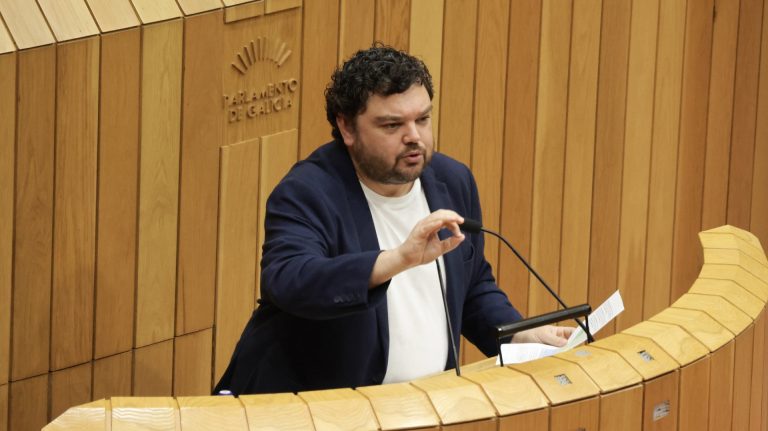Pleno.-El PSdeG insta a la Xunta a «cambiar el modelo» en Atención Primaria y el PP afirma: «Nunca hubo tantos recursos»