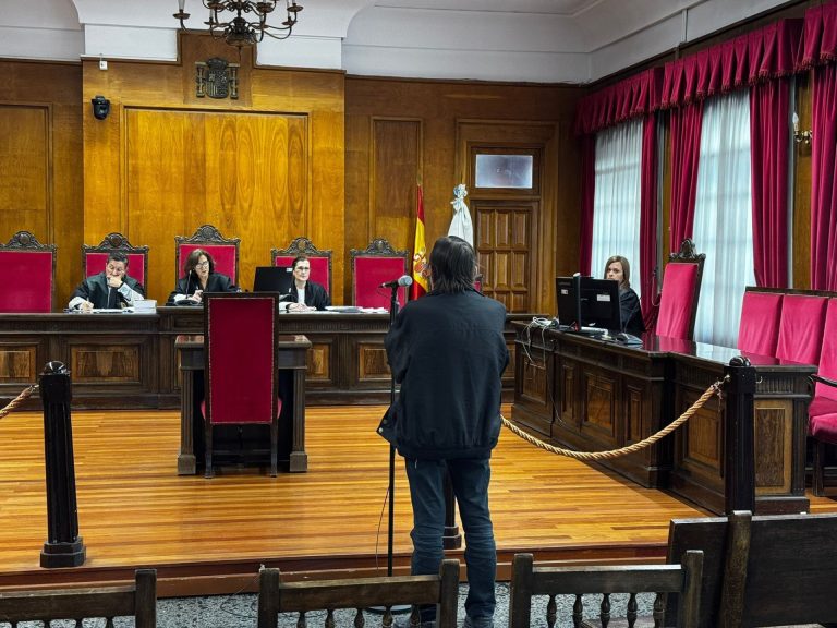 Amiga de la víctima de una agresión sexual en Ourense alertó a la familia tras leer mensajes «obscenos» con el acusado