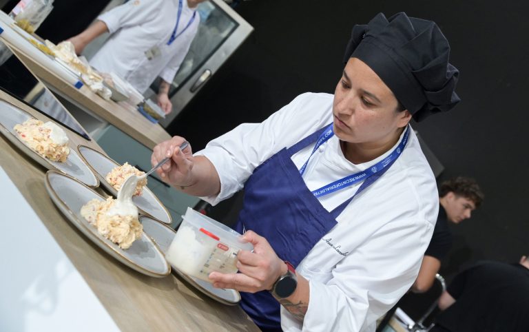 Canarias y Galicia estrechan vínculos culinarios por la «calidad» de sus destinos en ‘Gastrocanarias’ 2026