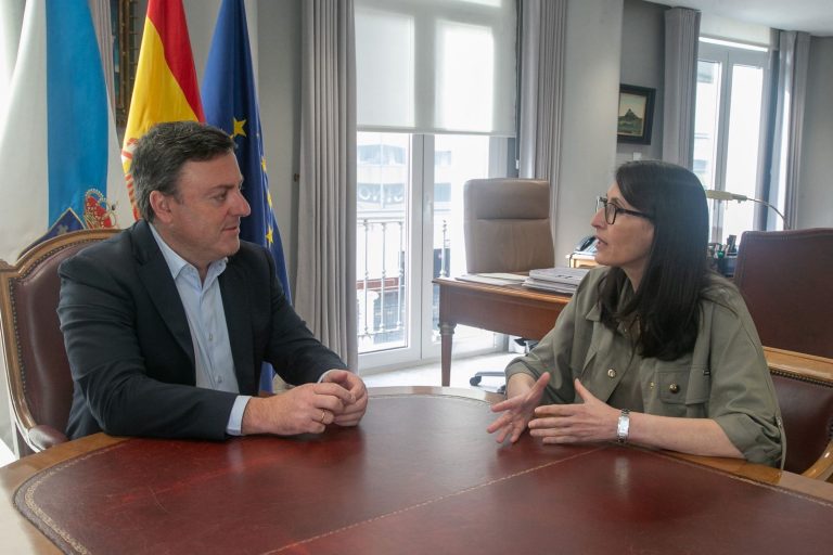 La Diputación de A Coruña compromete incrementar su apoyo a la USC