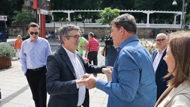 Patxi López, «totalmente convencido» de que Zapatero «no se ha corrompido», mientras «no se demuestre lo contrario»