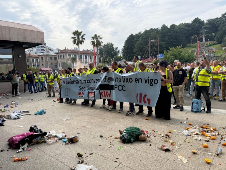 Centenares de trabajadores de la recogida de basura piden al gobierno de Vigo que medie con la concesionaria