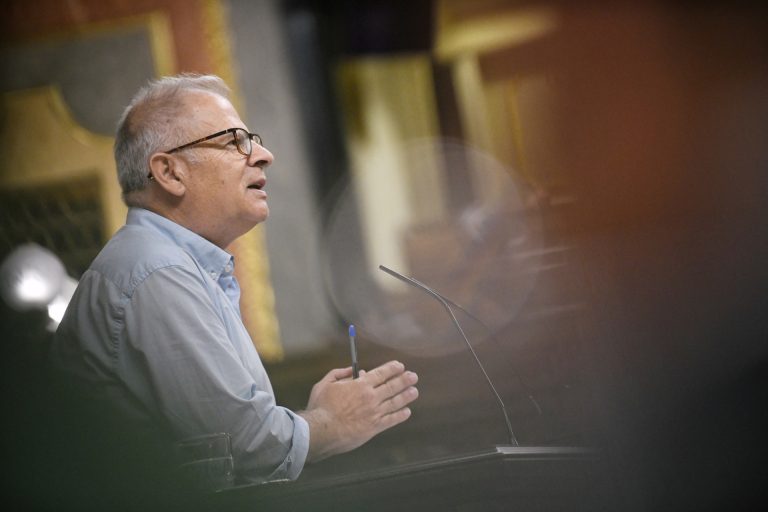 Sumar ve «un paso adelante» en la transferencia de la AP-9 pero reclama «recuperarla para lo público» sin peajes