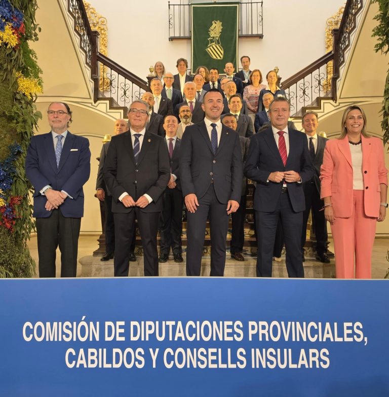 López y Menor reivindican una financiación «justa, suficiente y estable» para ayuntamientos y diputaciones