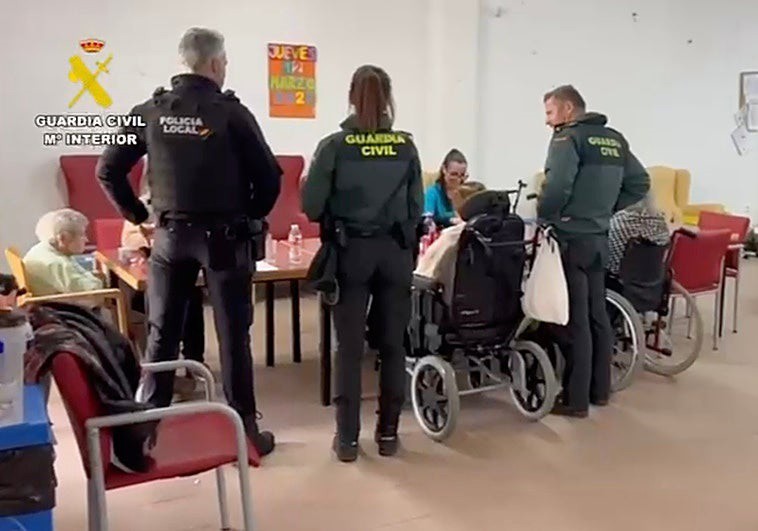 Sucesos.- Investigada una vecina de Santiago por malos tratos y hurtos a residentes en centros de mayores