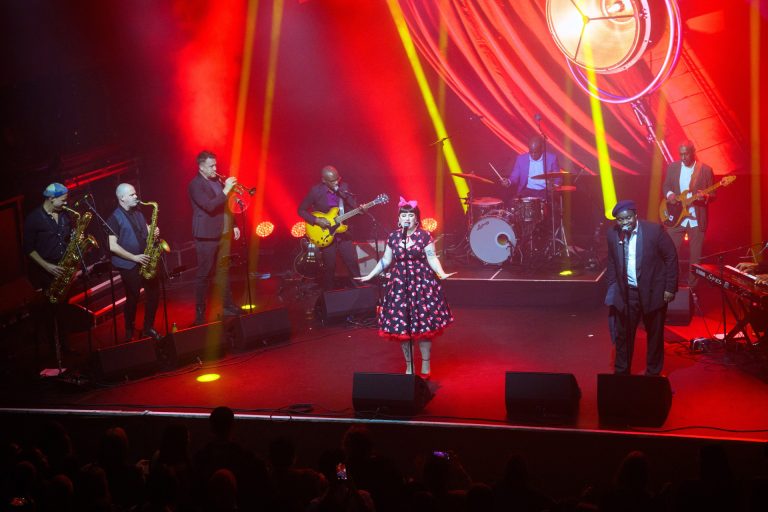 The Amy Whinehouse Band actuará en octubre en el Palacio de la Ópera de A Coruña