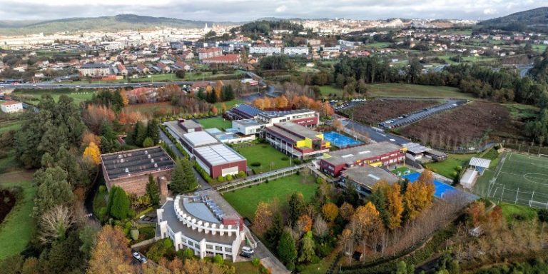 Detenido un profesor del colegio compostelano Peleteiro investigado por supuesta agresión sexual a alumnas
