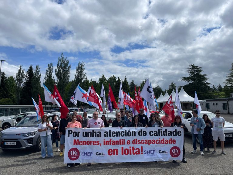 La caravana reivindicativa llega a Santiago para pedir mejoras laborales en educación 0-3, menores y discapacidad