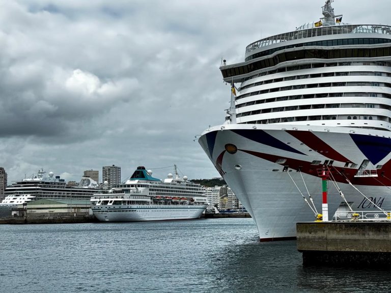 La cuádruple escala de cruceros en A Coruña movilizará este miércoles a  200 trabajadores