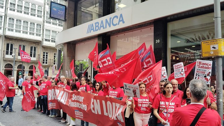 Delegados sindicales se movilizan en A Coruña contra la «presión comercial» en entidades bancarias