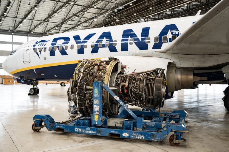 Turismo.- Ryanair celebra la propuesta de la CNMC sobre rebajar las tasas de Aena e insiste en bajarlas aún más