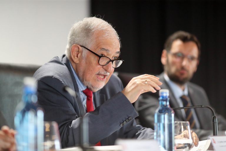 Conde-Pumpido sostiene que la justicia sufre «cinco tensiones»: Tiempo, complejidad, confianza, acceso y legitimidad