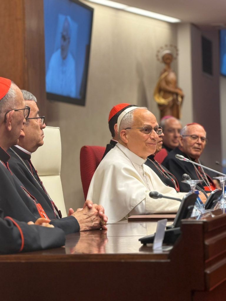 El papa hace referencias al Camino en su discurso en el que pide a obispos responder a la «plaga» de abusos