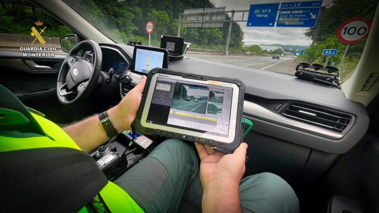 Investigado un conductor por circular a 219 kilómetros por hora en Ferrol y con el carné retirado