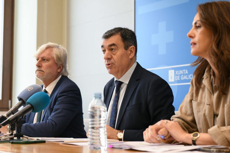 La Xunta tacha de «huida hacia adelante» la gestión de la CIUG ante lo que considera una «sucesión de errores» en la PAU