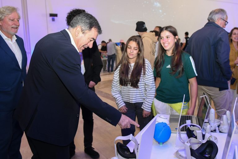 La Xunta premia los 20 mejores proyectos científicos de alumnos gallegos sobre el eclipse del 12 de agosto