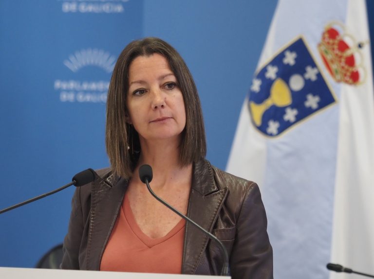 Lara Méndez (PSdeG) sostiene que el candidato de Santiago se elegirá internamente y afirma: «La encuesta es informativa»