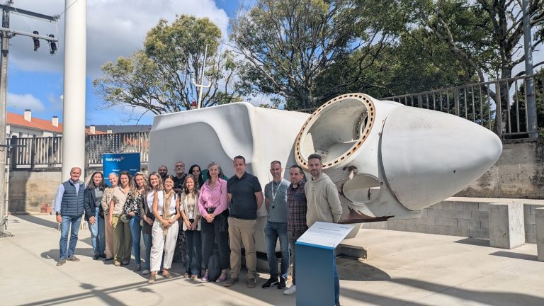 Naturgy dona la góndola de un aerogenerador al CIFP Ferrolterra para reforzar la formación en energías renovables