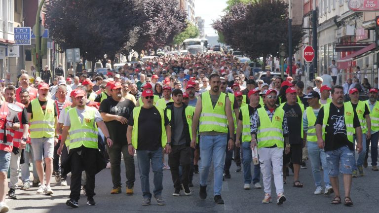 La huelga del metal en A Coruña se intensifica con una manifestación masiva en Ferrol sin avances en la negociación