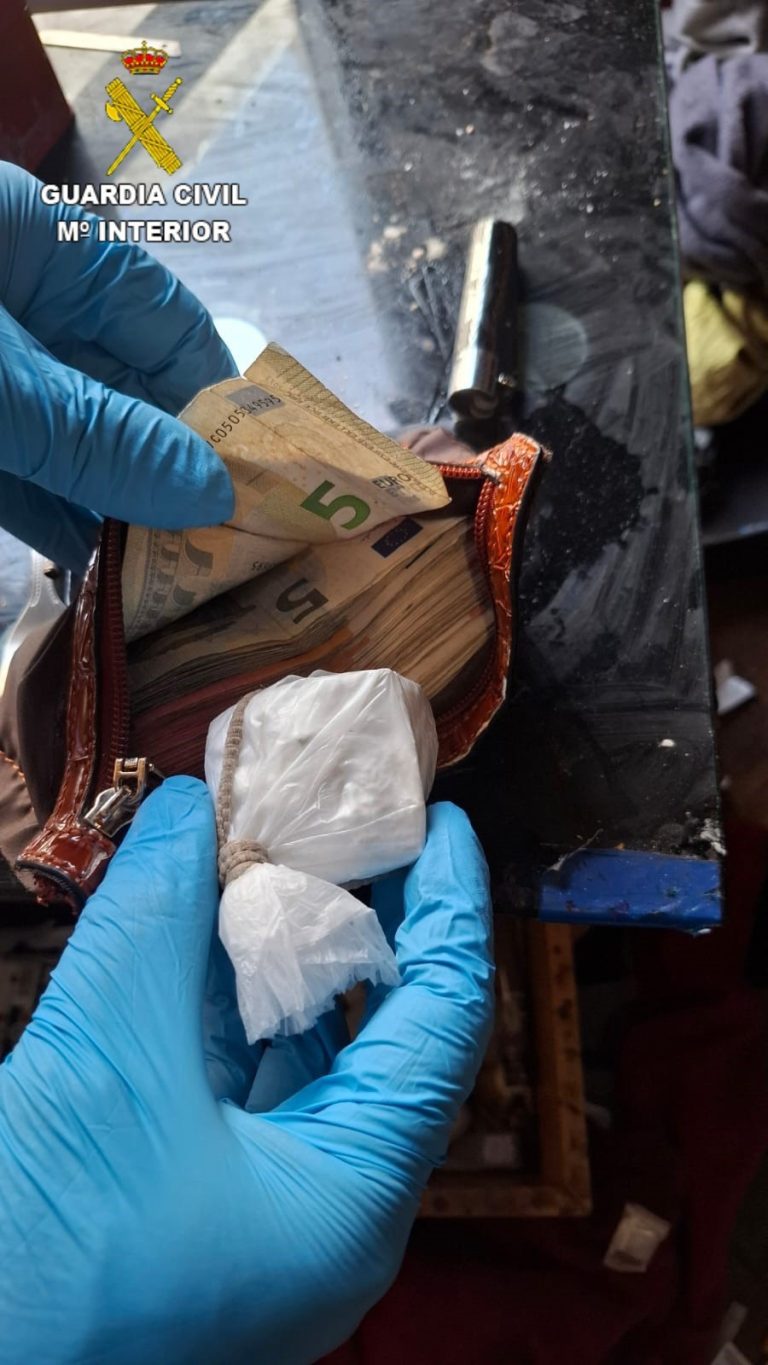 Detenidos dos vecinos de A Guarda (Pontevedra) que vendían cocaína y heroína en una vivienda de la localidad
