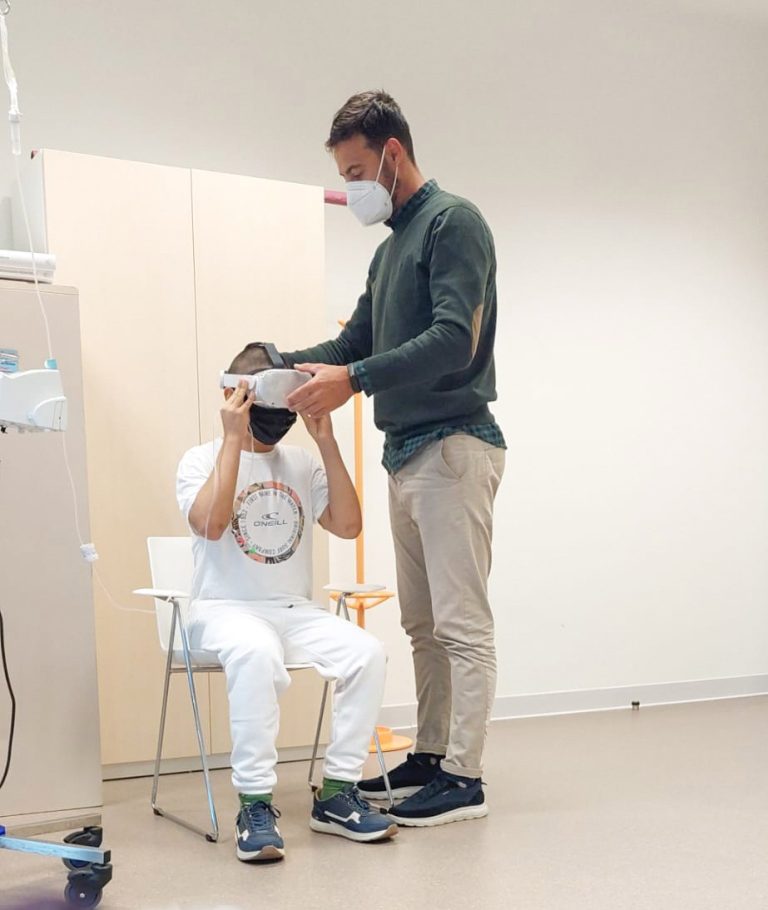 Un estudio gallego detecta que ejercicios con realidad virtual mejoran la capacidad de niños en tratamiento oncológico