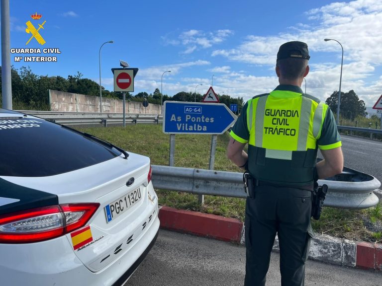 Interceptado en la AG-64, en As Pontes (A Coruña), circulando en sentido contrario, sin carné y con alcoholemia positiva
