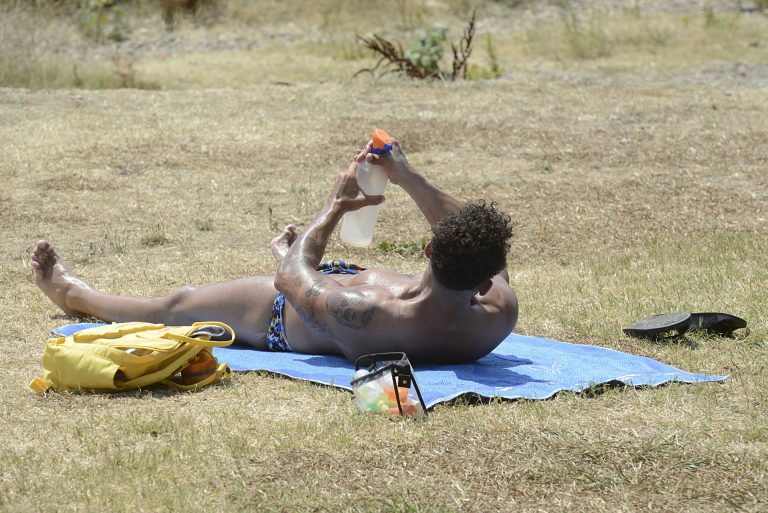 Los termómetros rondan este viernes los 38 grados en Ourense e interior de Pontevedra