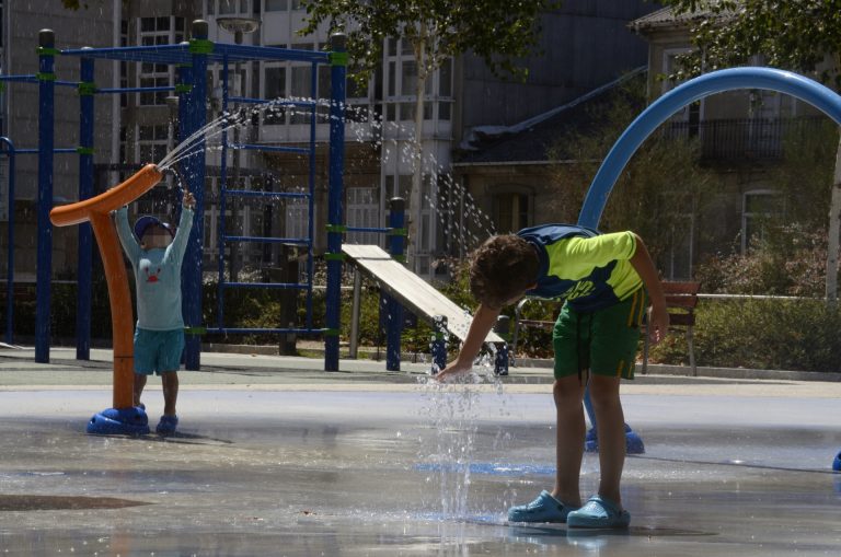 El sábado arranca en Galicia con temperaturas por encima de los 30 grados y alertas por calor y tormentas