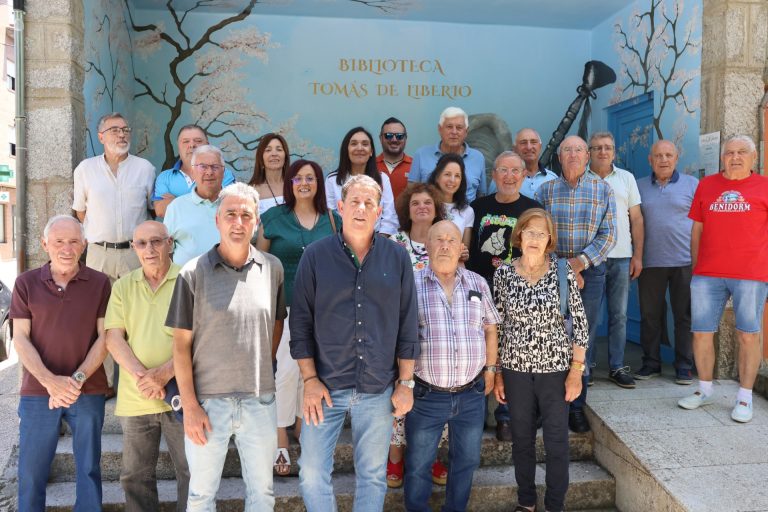 Besteiro subraya el futuro hotel de Entrimo como ejemplo de modelo socialista de revitalización sostenible del rural