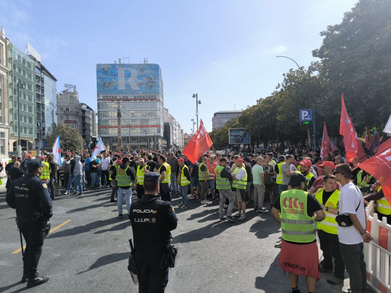 Trabajadores del metal en A Coruña secundan una nueva jornada de paro y acusan a la patronal de «secuestrar» el convenio