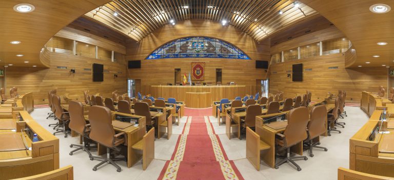 Pleno.- Los grupos pactan actualizar el reglamento del Parlamento y los que diputados enfermos puedan delegar el voto