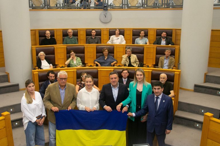 Ucrania reconoce la «simpatía y empatía» de la sociedad coruñesa en un acto homenaje a la Diputación provincial