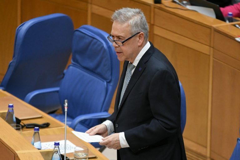 Sanidade culpa al Gobierno de la suspensión de 260.000 actos médicos por la huelga contra el estatuto marco